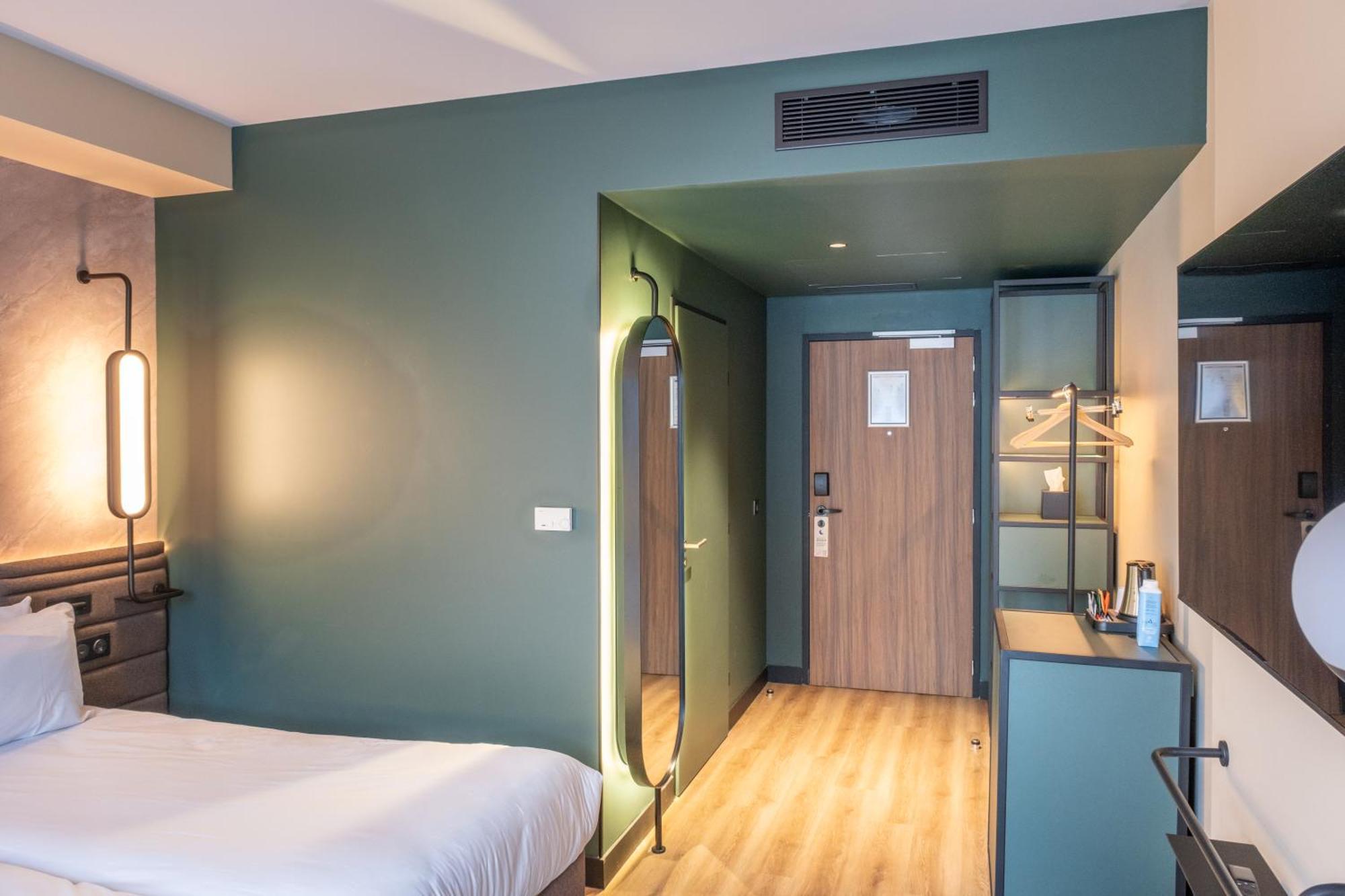 Novotel Centre Cathedrale Hotel 4*